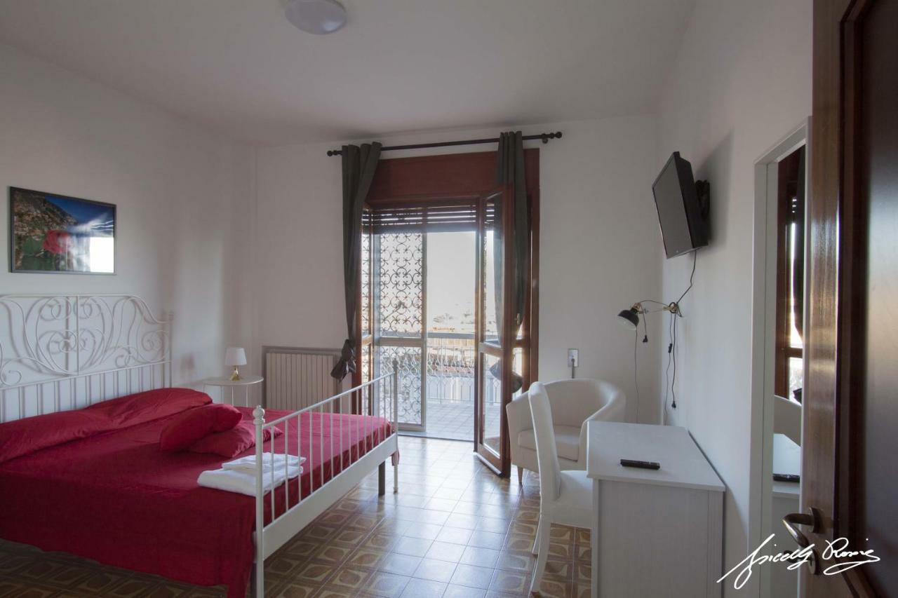 Le Ginestre Bed & Breakfast Salerno Exterior photo